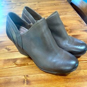 Dansko ankle boots/booties. Size 42. New in box, never worn.